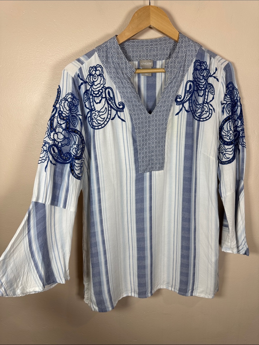 Chico's Womens Top Blouse Tunic Striped Embroidered V-Neck M Coastal Preppy